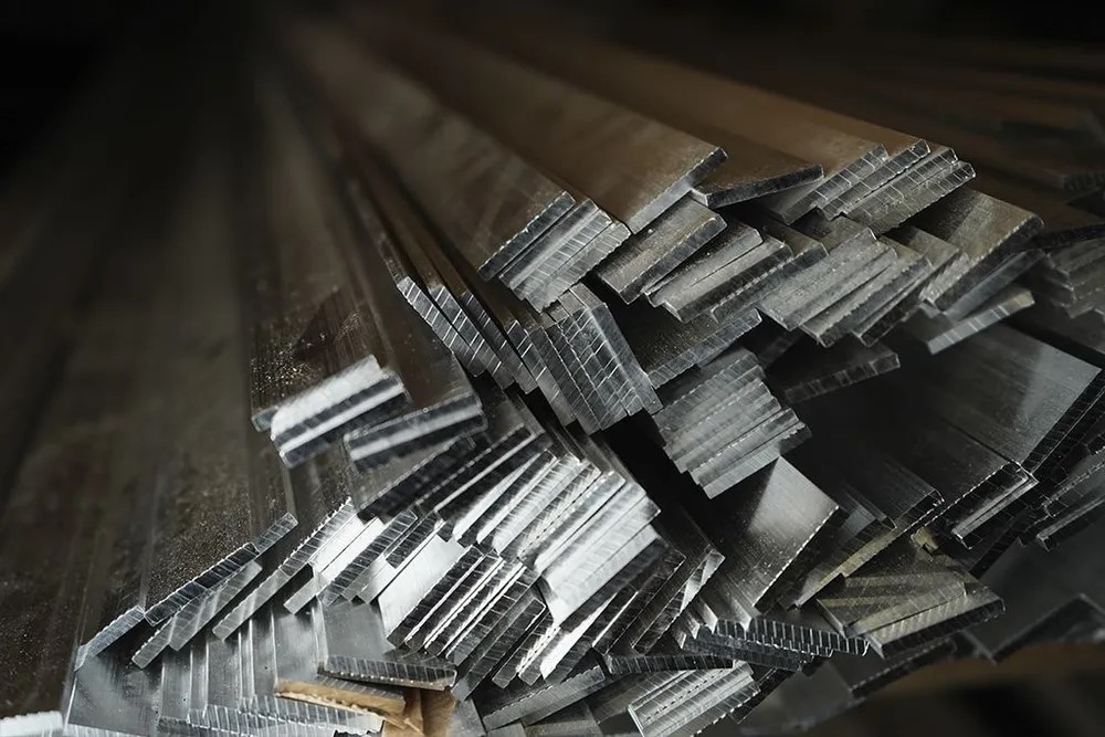 Штанга плоская 30 мм ШПл 04.2000.504л Бронза. Цена за 5 штук.