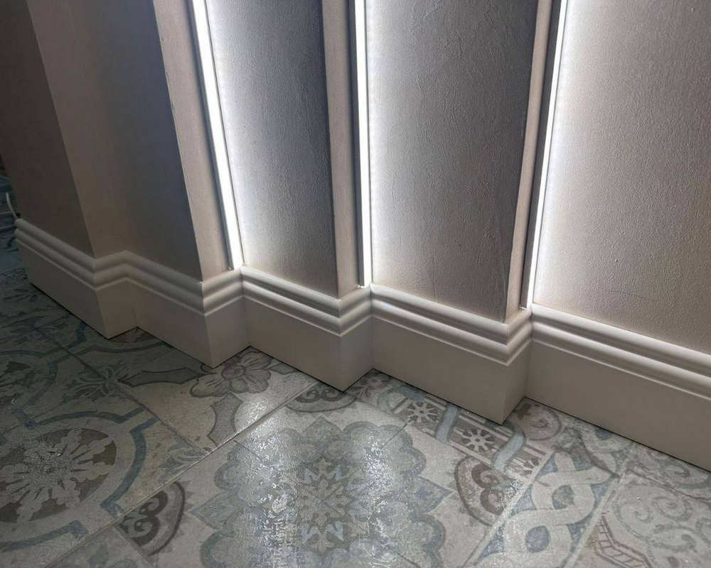 Плинтус полистирол Волшебная Палочка  MSPOL 110 120*15*2000 Окраска включена в стоимость