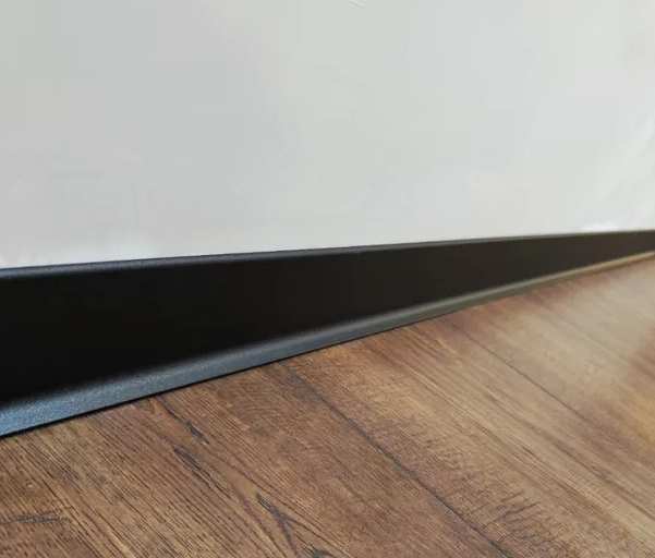 Плинтус алюминиевый Волшебная палочка 80 мм 3,0 м Чёрный матовый