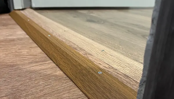 Порог разноуровневый ПР 03.1800.02 Золото