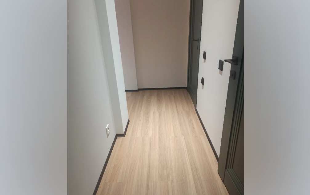 Плинтус алюминиевый Волшебная Палочка 80мм 3,0м Шампань матовая