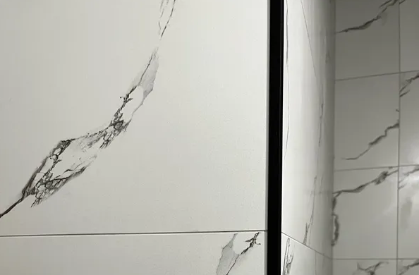 Угол декоративный 20х10 Уп 05-27.2700.515 Черный