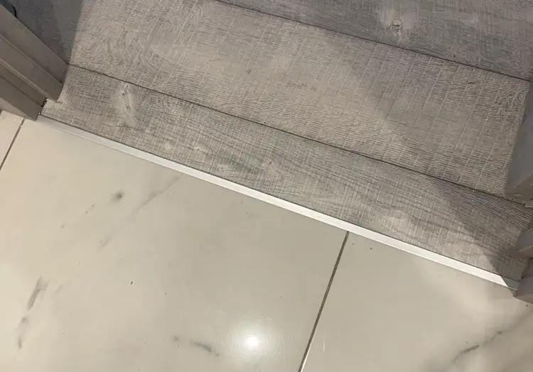 Порог одноуровневый Т-образный профиль MSLS 10NS.2700.001 2,7м Серебро