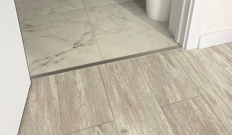 Профиль стыкоперекрывающий ЛС 10НСК(304).2700.042 2,7 м Шампань