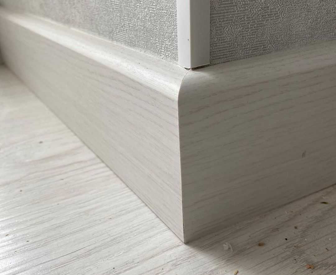 Плинтус МДФ Волшебная палочка Гарден 60 мм.228 Дуб Слоновая кость