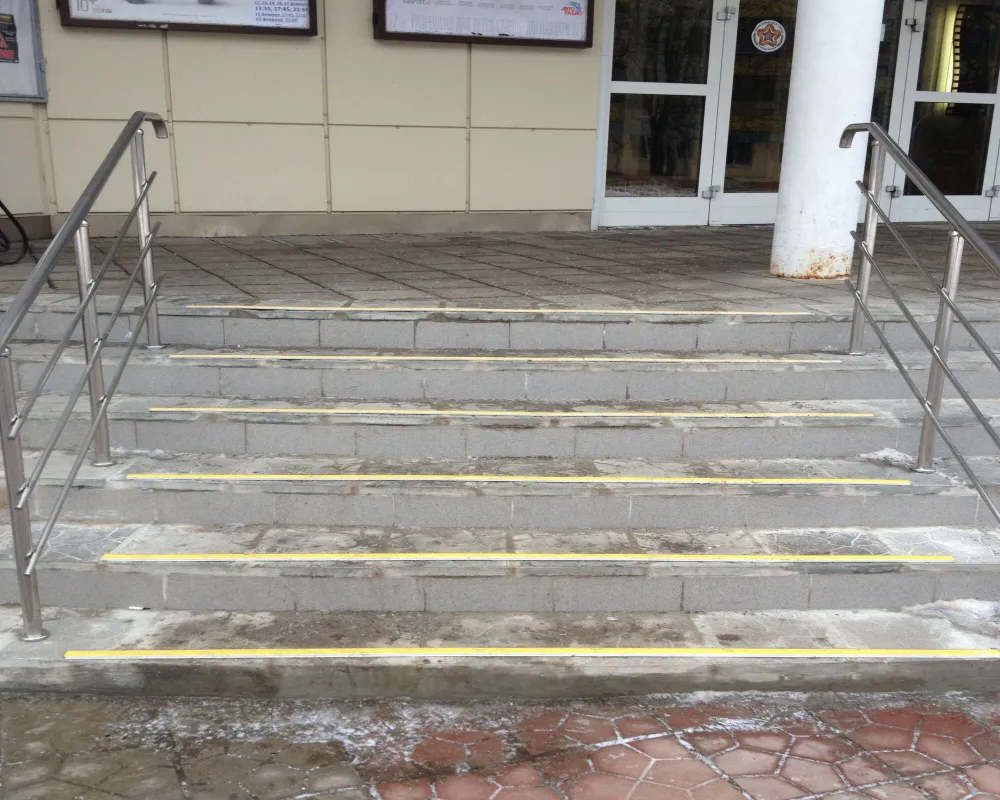 Порог одноуровневый ПС 08.1800.01л Серебро