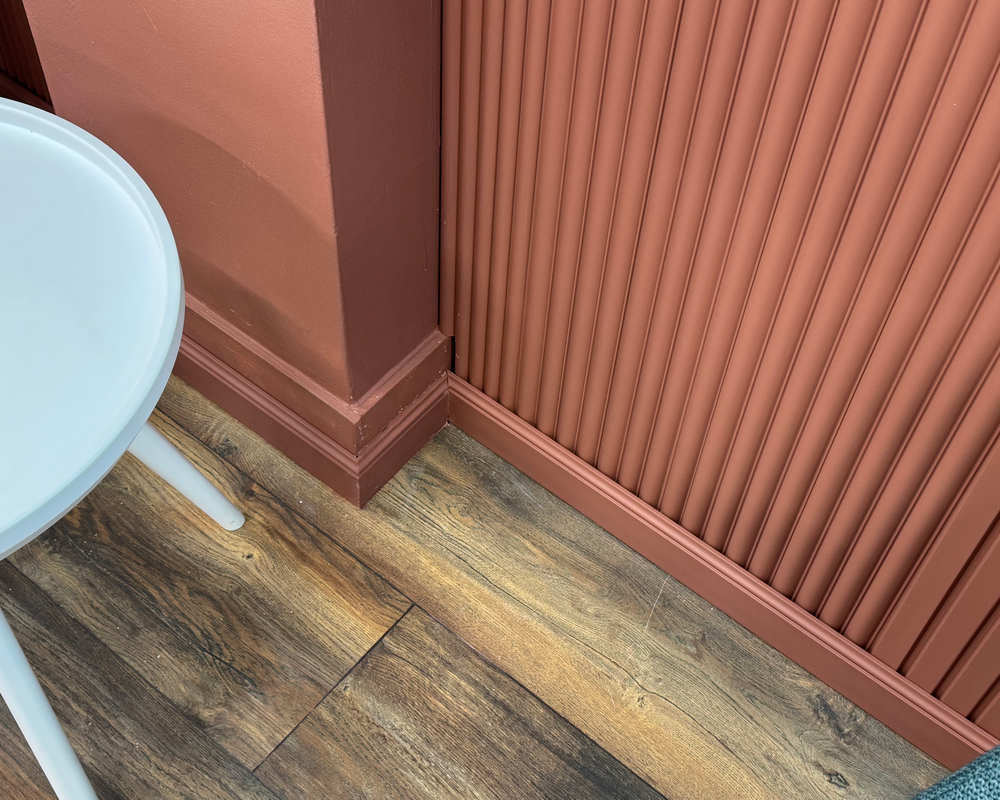 Плинтус из полистирола высокой плотности NMC Wallstyl FB1 Белый