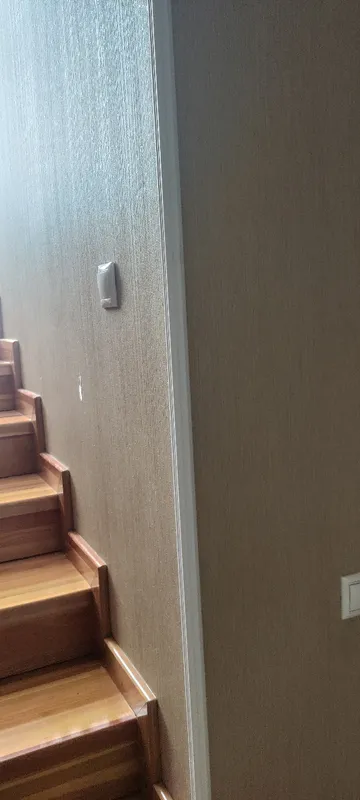 Угол из полистирола высокой плотности HI WOOD C20V1 20мм х 20мм х 2,0м.