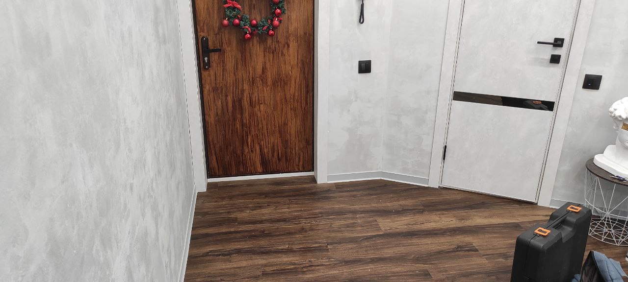 Плинтус ХДФ Dollken S100 100 мм х 2,575м 1248 Бело-серый