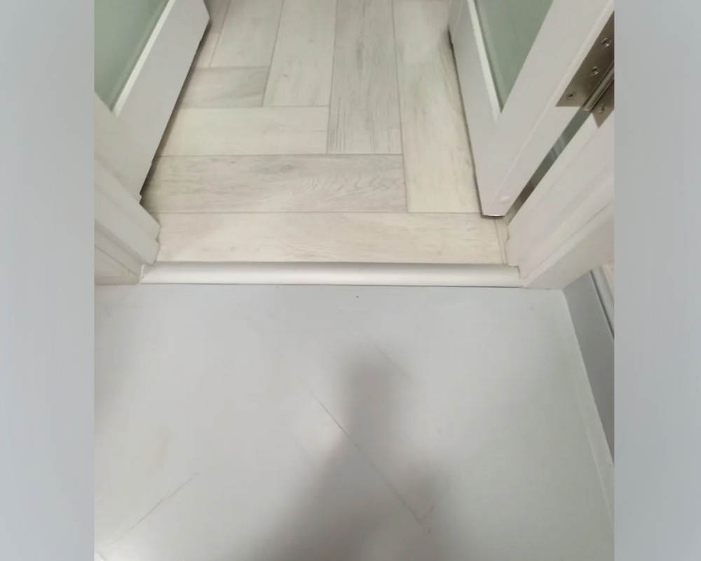 Порог одноуровневый ПС 04-3.900.01л Серебро