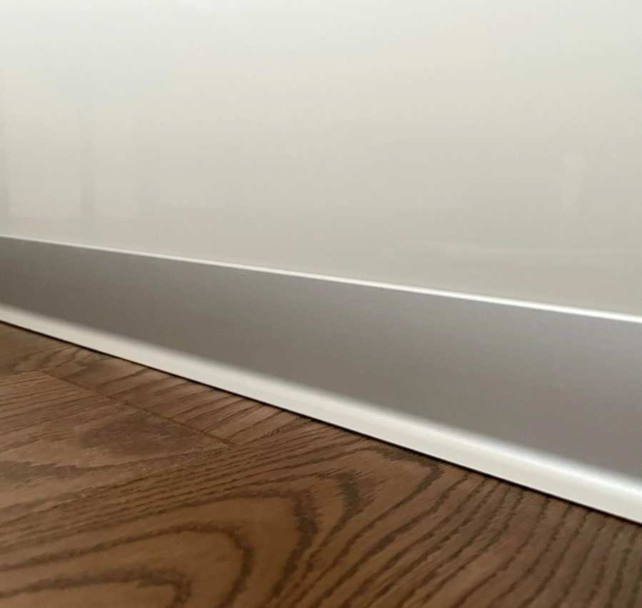 Плинтус алюминиевый Волшебная палочка 40 мм 3,0 м Серебро матовое