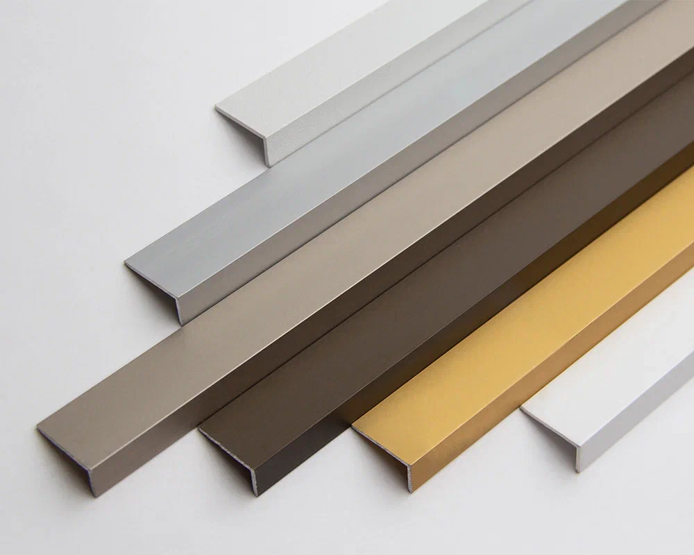 Угол декоративный 20х10 Уп 05-27.2700.516. Белый