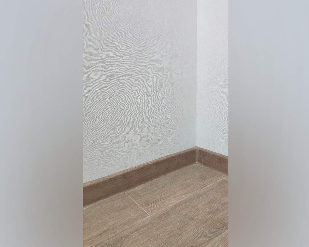 Плинтус ПВХ Salag Lima 72мм 2,5м LY0006 Дуб Чёрный